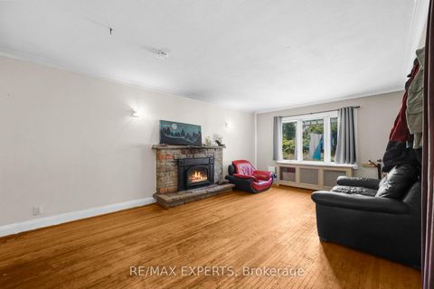 Photo 3 at 16 Bellehaven Crescent, Scarborough Village, Toronto