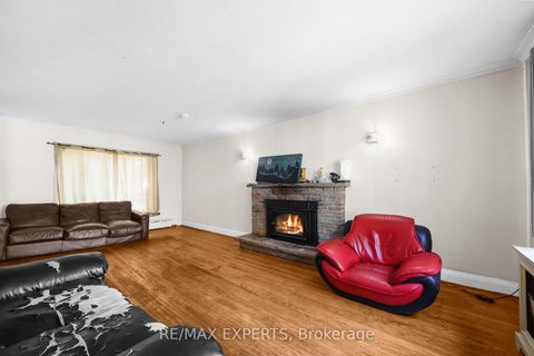 Photo 4 at 16 Bellehaven Crescent, Scarborough Village, Toronto