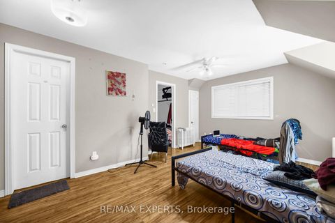 Photo 12 at 16 Bellehaven Crescent, Scarborough Village, Toronto