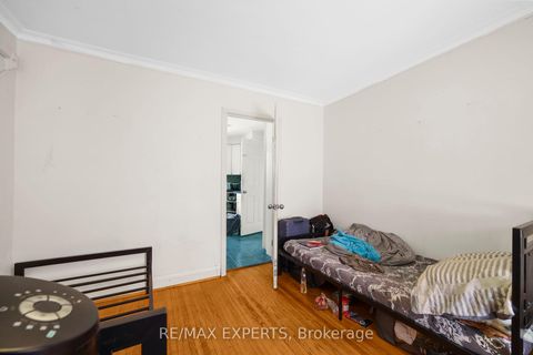 Photo 18 at 16 Bellehaven Crescent, Scarborough Village, Toronto