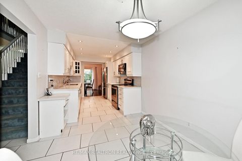 Photo 10 at 143 Spring Gate Boulevard, Yorkhill, Vaughan