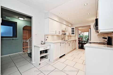 Photo 13 at 143 Spring Gate Boulevard, Yorkhill, Vaughan