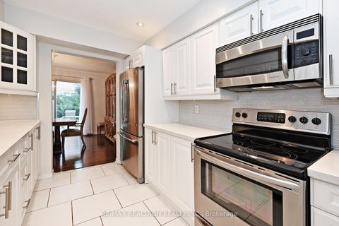 Photo 15 at 143 Spring Gate Boulevard, Yorkhill, Vaughan