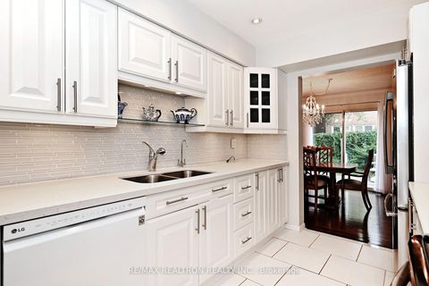 Photo 16 at 143 Spring Gate Boulevard, Yorkhill, Vaughan