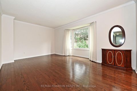 Photo 24 at 143 Spring Gate Boulevard, Yorkhill, Vaughan