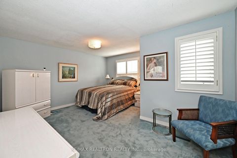 Photo 26 at 143 Spring Gate Boulevard, Yorkhill, Vaughan