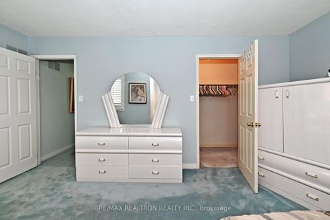 Photo 27 at 143 Spring Gate Boulevard, Yorkhill, Vaughan