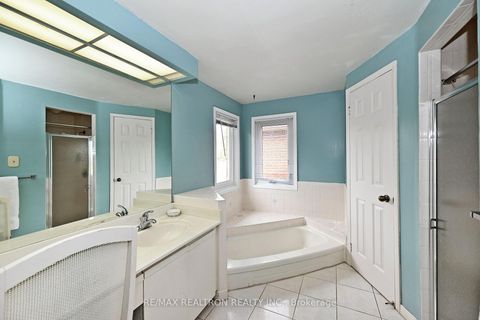 Photo 29 at 143 Spring Gate Boulevard, Yorkhill, Vaughan