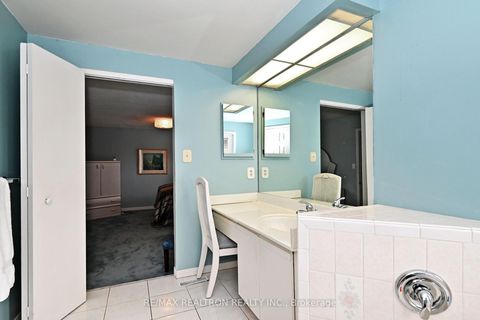 Photo 31 at 143 Spring Gate Boulevard, Yorkhill, Vaughan