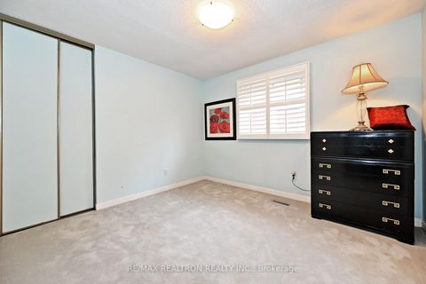 Photo 32 at 143 Spring Gate Boulevard, Yorkhill, Vaughan