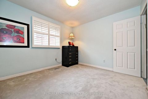 Photo 33 at 143 Spring Gate Boulevard, Yorkhill, Vaughan