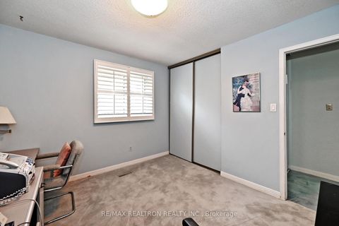Photo 35 at 143 Spring Gate Boulevard, Yorkhill, Vaughan