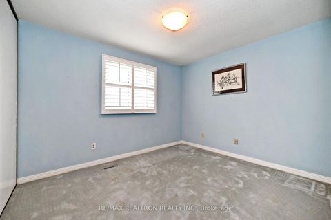 Photo 36 at 143 Spring Gate Boulevard, Yorkhill, Vaughan