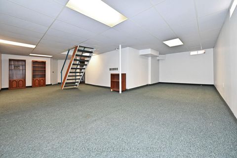Photo 40 at 143 Spring Gate Boulevard, Yorkhill, Vaughan