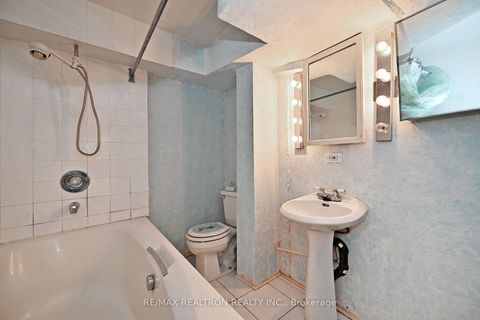 Photo 41 at 143 Spring Gate Boulevard, Yorkhill, Vaughan