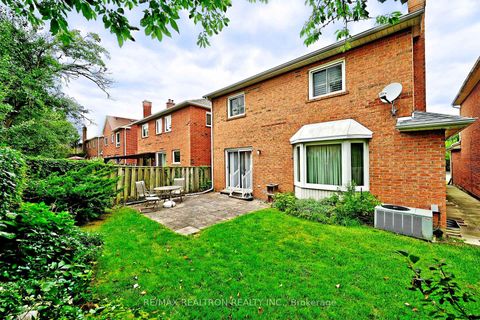 Photo 42 at 143 Spring Gate Boulevard, Yorkhill, Vaughan