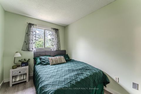 Photo 5 at 69 Fox Run, Letitia Heights, Barrie