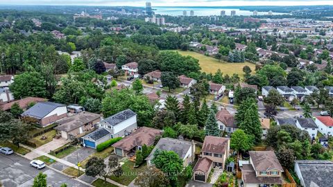 Photo 17 at 69 Fox Run, Letitia Heights, Barrie