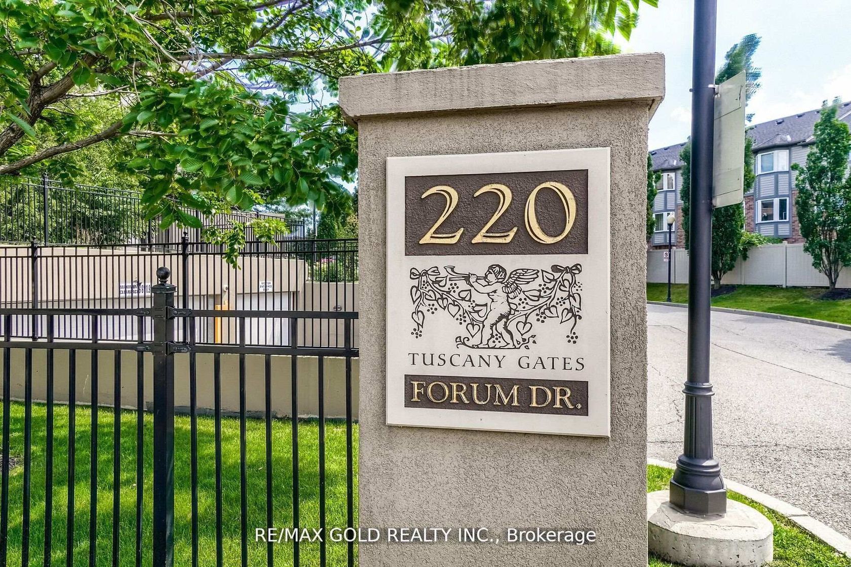 1703 - 220 Forum Drive, Hurontario, Mississauga by Loree Meneguzzi Real Estate 1703 - 220 Forum Drive, Hurontario, Mississauga