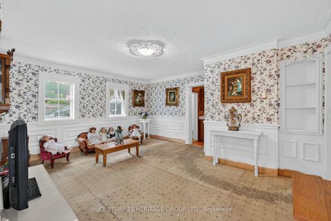 Photo 9 at 117 Lucas Street, Mill Pond, Richmond Hill