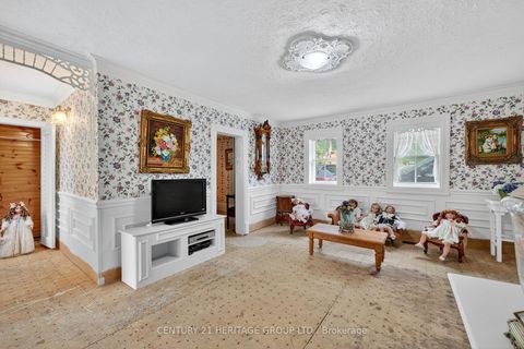 Photo 10 at 117 Lucas Street, Mill Pond, Richmond Hill