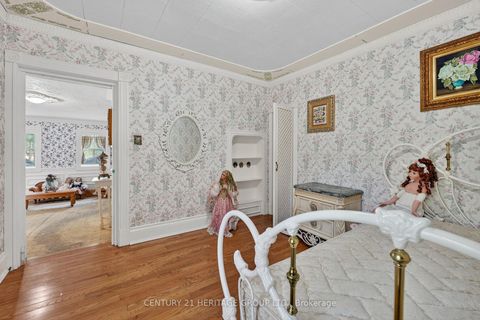 Photo 17 at 117 Lucas Street, Mill Pond, Richmond Hill