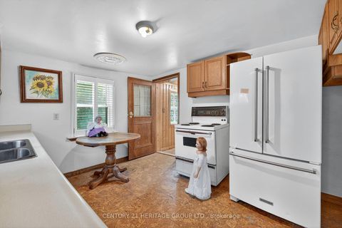 Photo 18 at 117 Lucas Street, Mill Pond, Richmond Hill