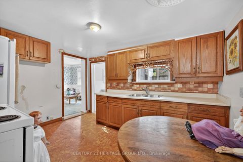 Photo 19 at 117 Lucas Street, Mill Pond, Richmond Hill