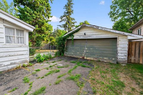 Photo 25 at 117 Lucas Street, Mill Pond, Richmond Hill