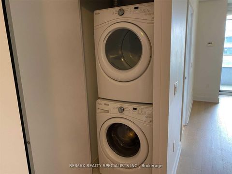 Photo 8 at 404 - 20 SHORE BREEZE Drive, Mimico, Toronto
