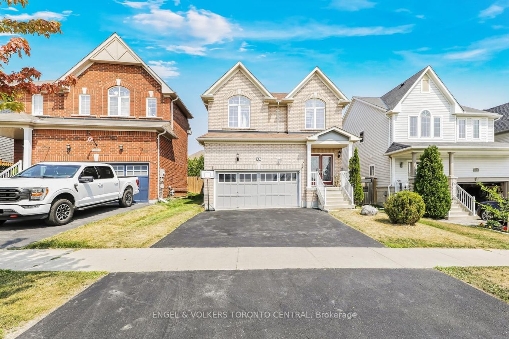 26 McPhail Avenue, Bowmanville, Clarington 
