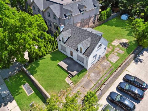 Photo 2 at 86 Kerr Street, CO Central, Oakville
