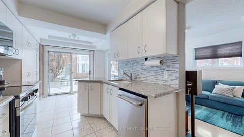 Photo 7 at 157 - 18 Clark Avenue W, Yorkhill, Vaughan