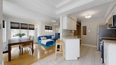Photo 8 at 157 - 18 Clark Avenue W, Yorkhill, Vaughan