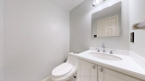 Photo 10 at 157 - 18 Clark Avenue W, Yorkhill, Vaughan