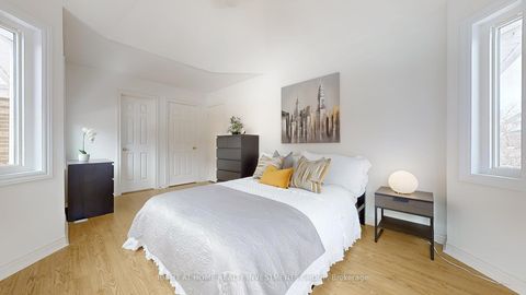 Photo 14 at 157 - 18 Clark Avenue W, Yorkhill, Vaughan
