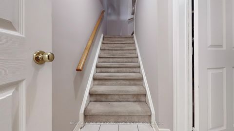 Photo 20 at 157 - 18 Clark Avenue W, Yorkhill, Vaughan