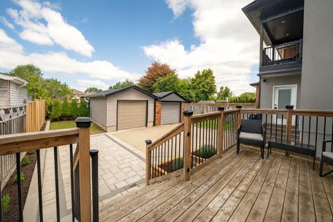 Photo 17 at 1070 BRIAR HILL Avenue, Belgravia, Toronto