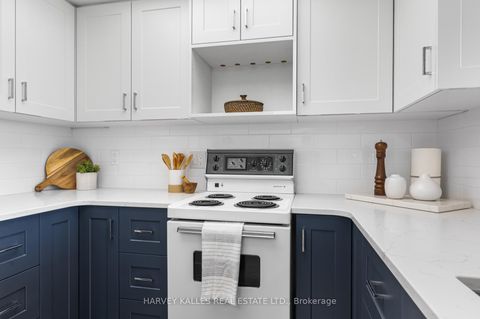 Photo 2 at 915 - 5 Greystone Walk Drive, Kennedy Park, Toronto