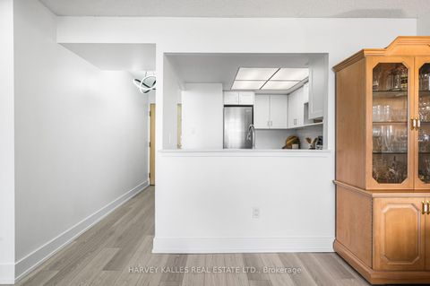 Photo 11 at 915 - 5 Greystone Walk Drive, Kennedy Park, Toronto