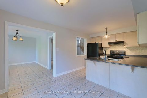 Photo 9 at 167 Marbella Road, Sonoma Heights, Vaughan