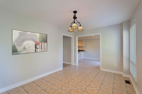 Photo 13 at 167 Marbella Road, Sonoma Heights, Vaughan