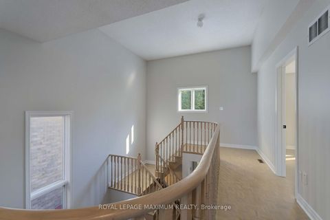 Photo 18 at 167 Marbella Road, Sonoma Heights, Vaughan