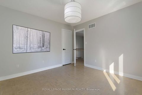 Photo 27 at 167 Marbella Road, Sonoma Heights, Vaughan