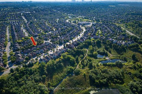 Photo 36 at 167 Marbella Road, Sonoma Heights, Vaughan