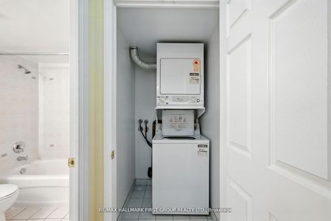 Photo 15 at 612 - 28 Olive Avenue, Willowdale East, Toronto