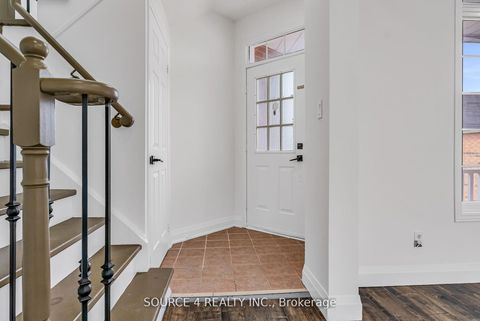 Photo 2 at 1030 Timberland Crescent, Pinecrest, Oshawa