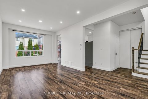 Photo 7 at 1030 Timberland Crescent, Pinecrest, Oshawa