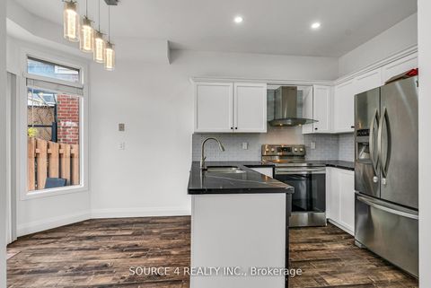 Photo 8 at 1030 Timberland Crescent, Pinecrest, Oshawa