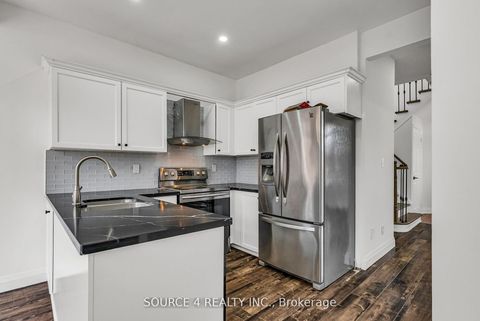 Photo 10 at 1030 Timberland Crescent, Pinecrest, Oshawa